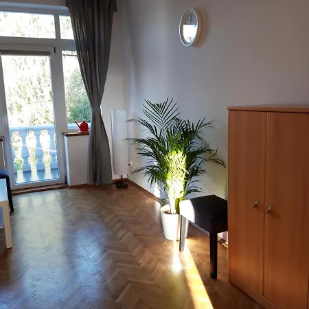 White House Apartment *